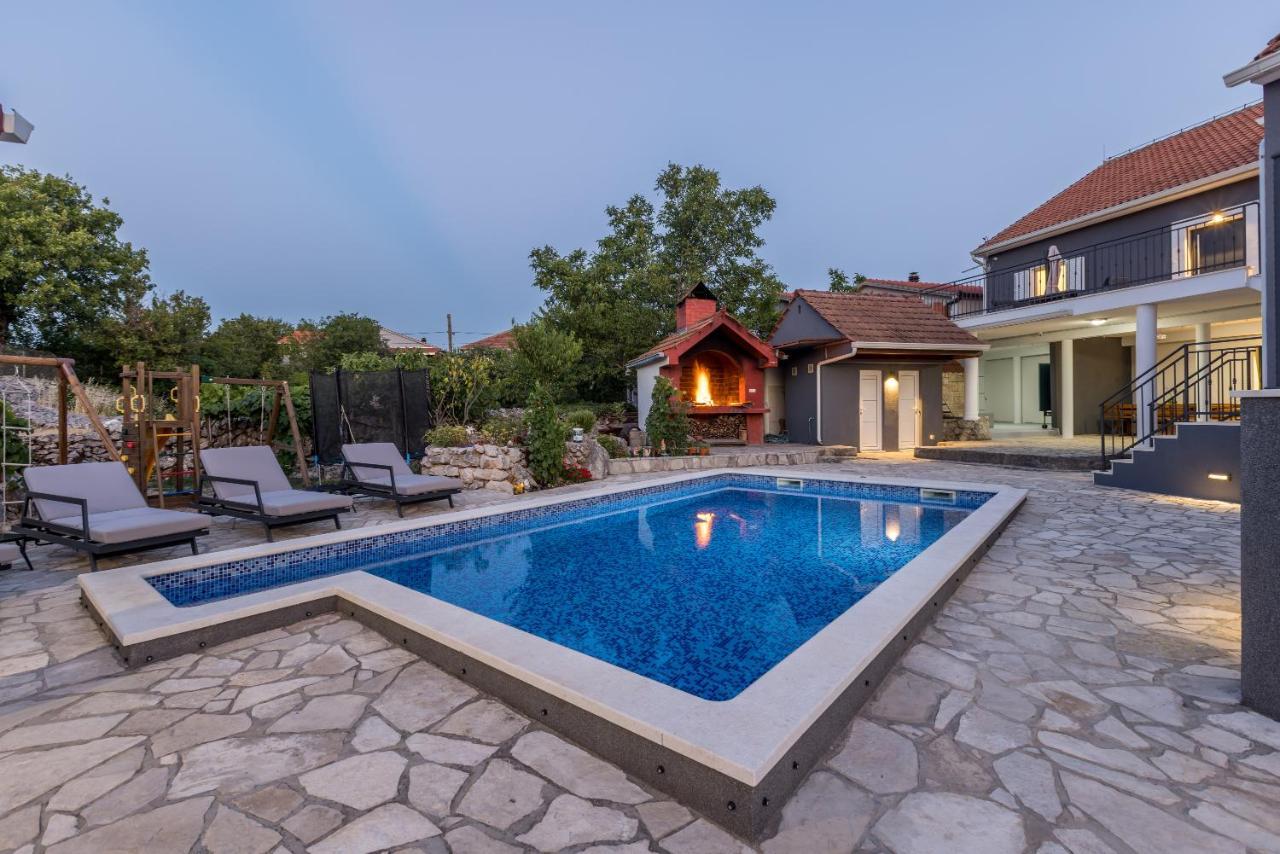 Holiday Home Luka Nova Sela Zewnętrze zdjęcie